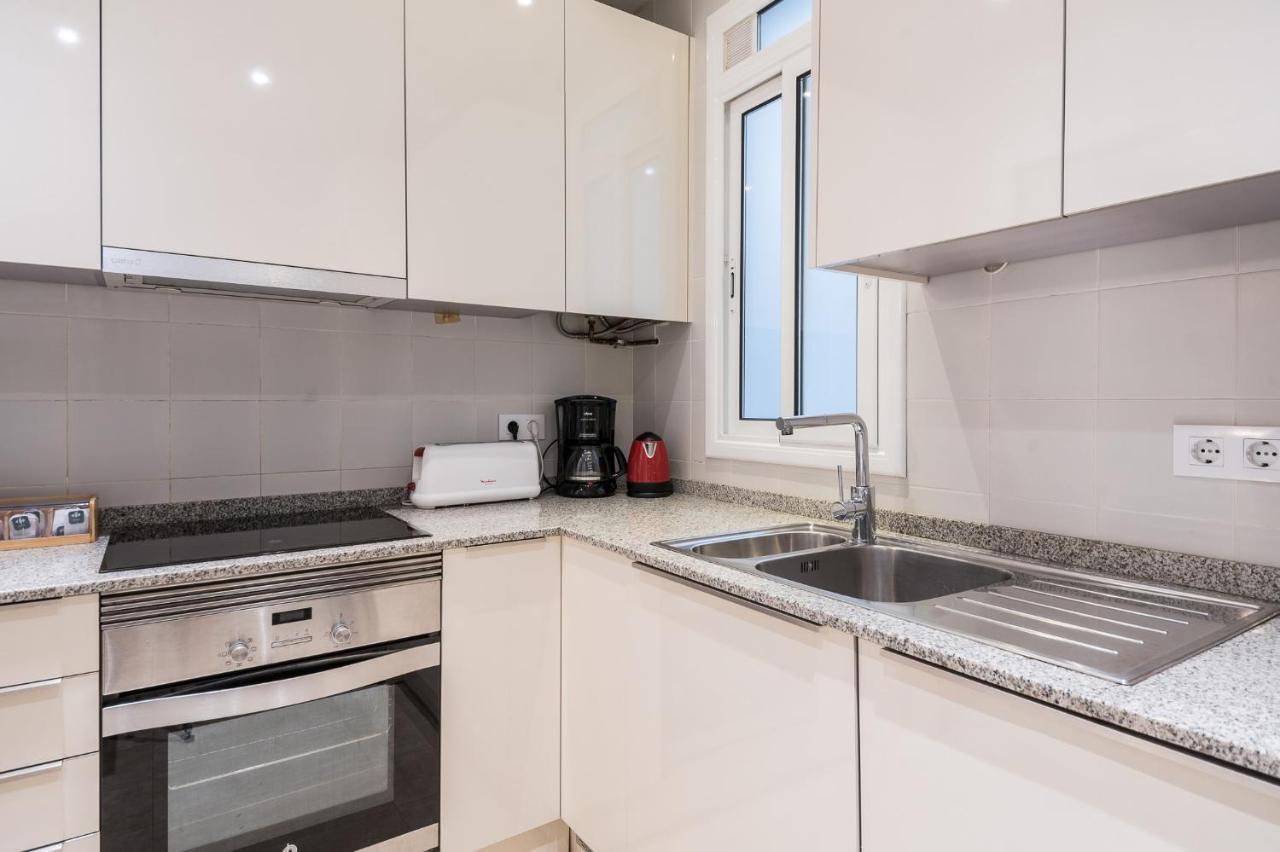 Spacious 3 Bed Apt In The Heart Of Sant Antoni Barcelona Buitenkant foto