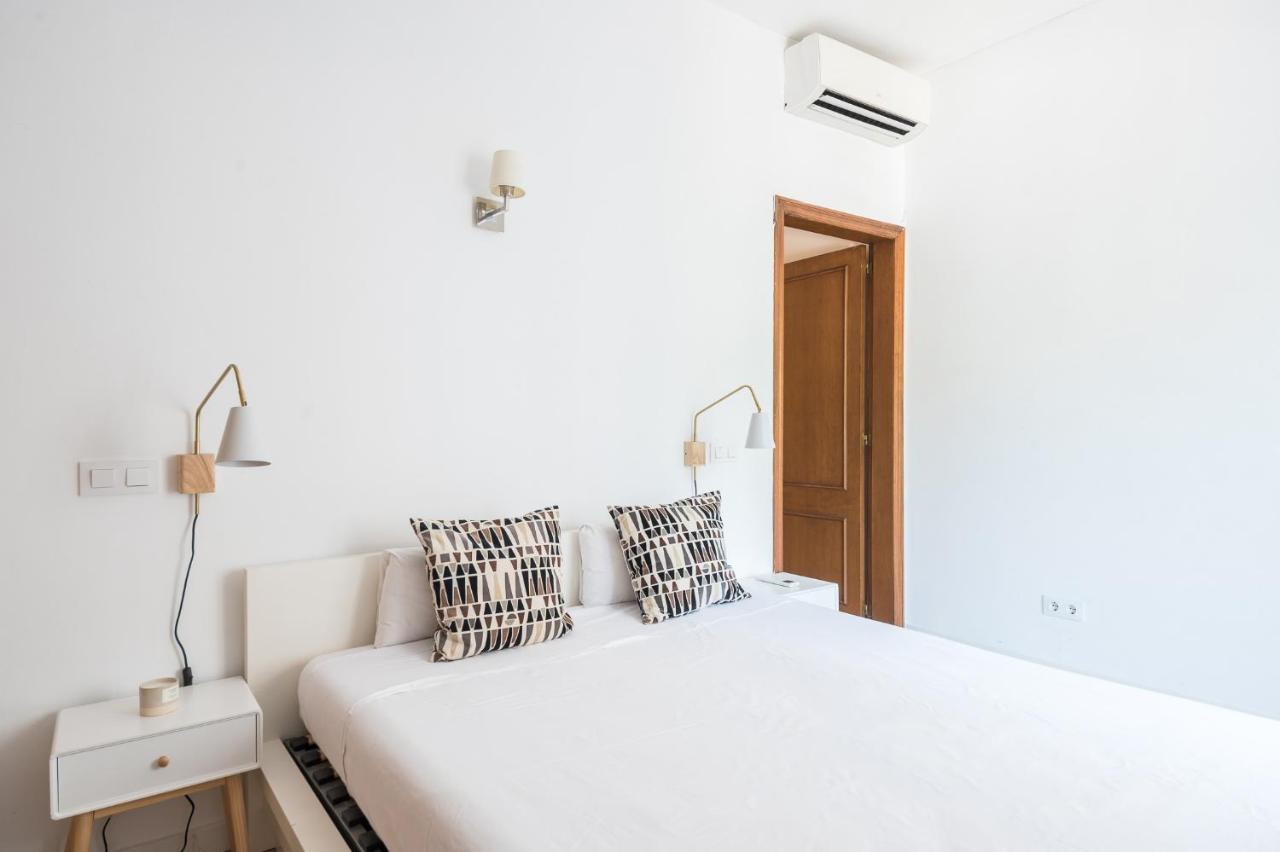 Spacious 3 Bed Apt In The Heart Of Sant Antoni Barcelona Buitenkant foto